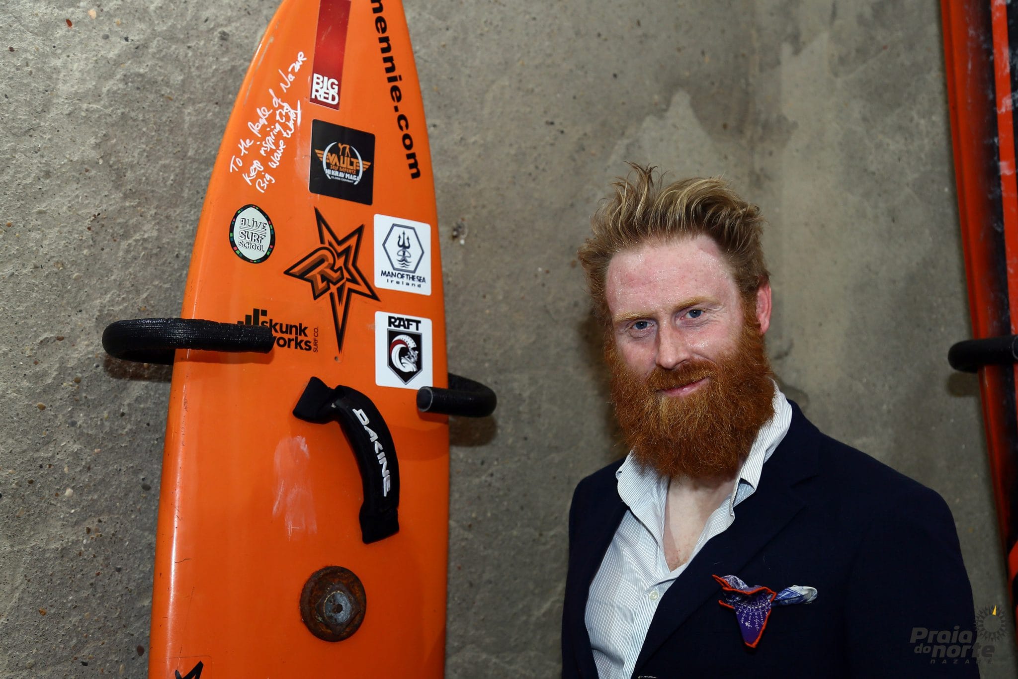 Conversa com… AL MENNIE