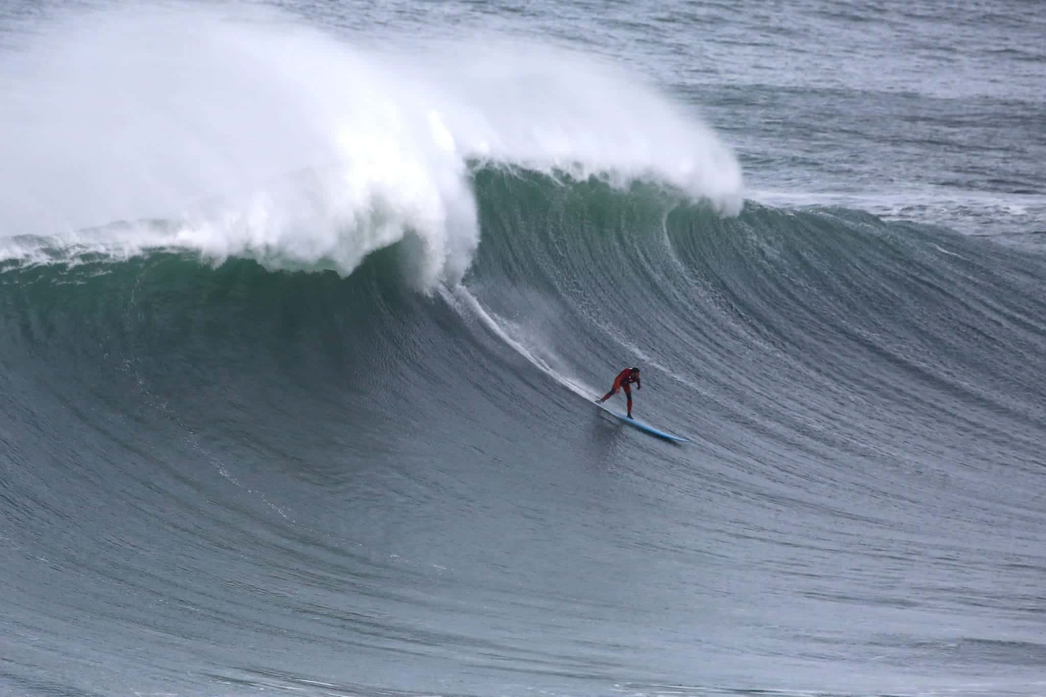 FORMAÇÃO DE TOW-IN E RESGATE NA NAZARÉ